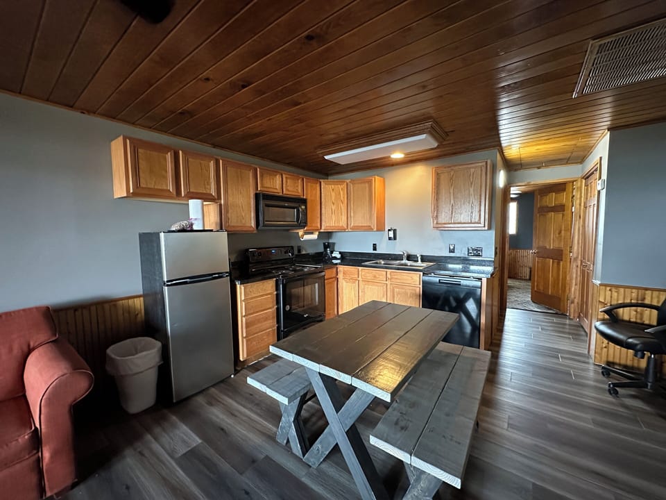 Individually furnished, laptop workspace, soundproofing, free WiFi