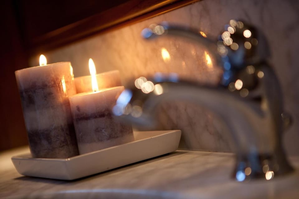Shower, free toiletries, hair dryer, bidet