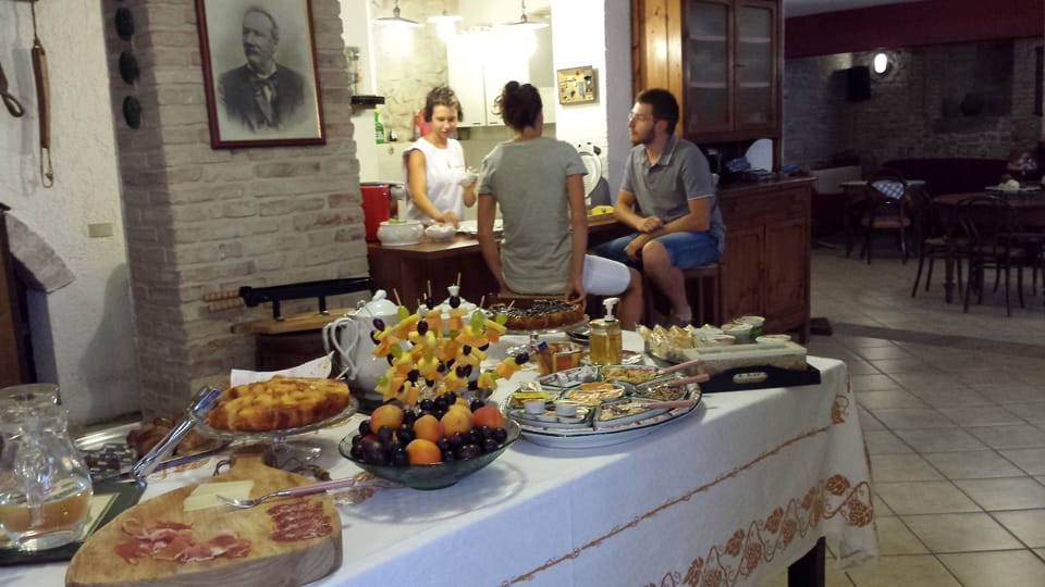 Daily buffet breakfast for a fee