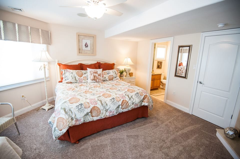 Bedroom 1, 1st floor: king + twin, fireplace, ensuite.