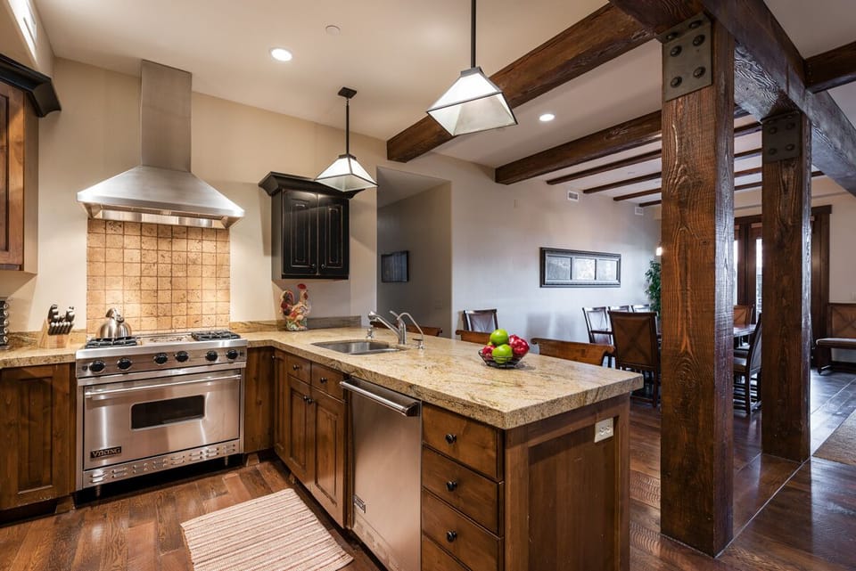  Kitchen