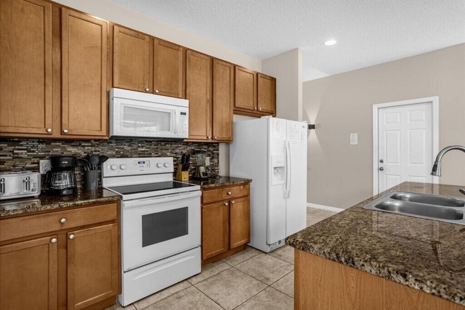 440 Las Fuentes Drive (10).jpg