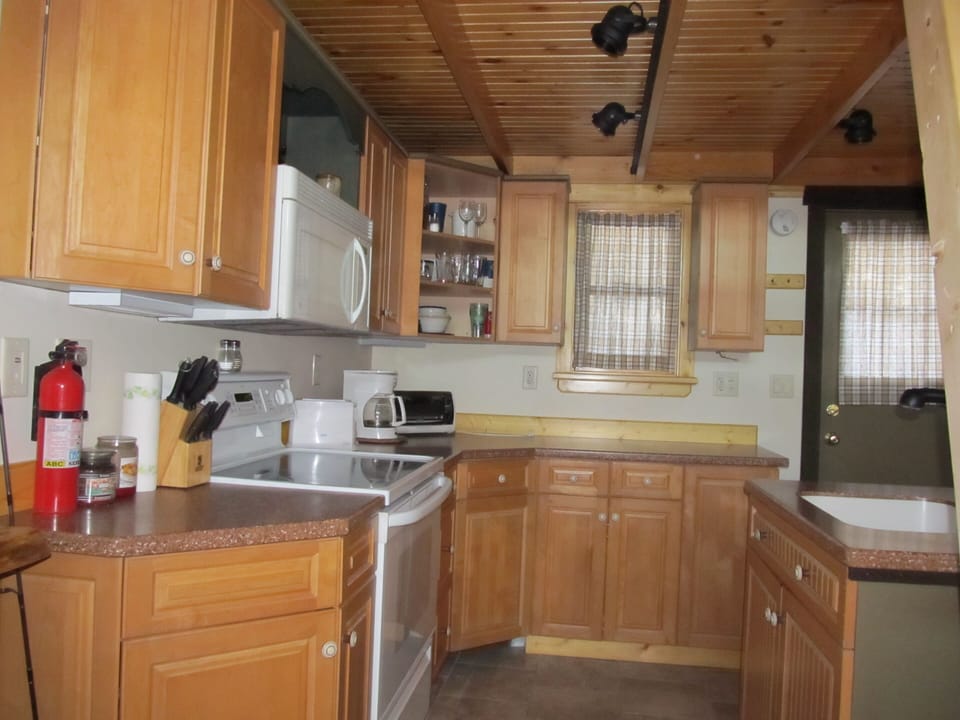 pots and pans included