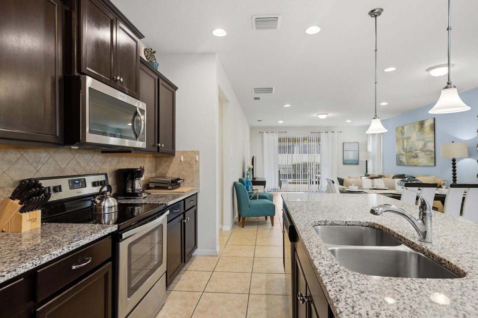 Kitchen (Angle)