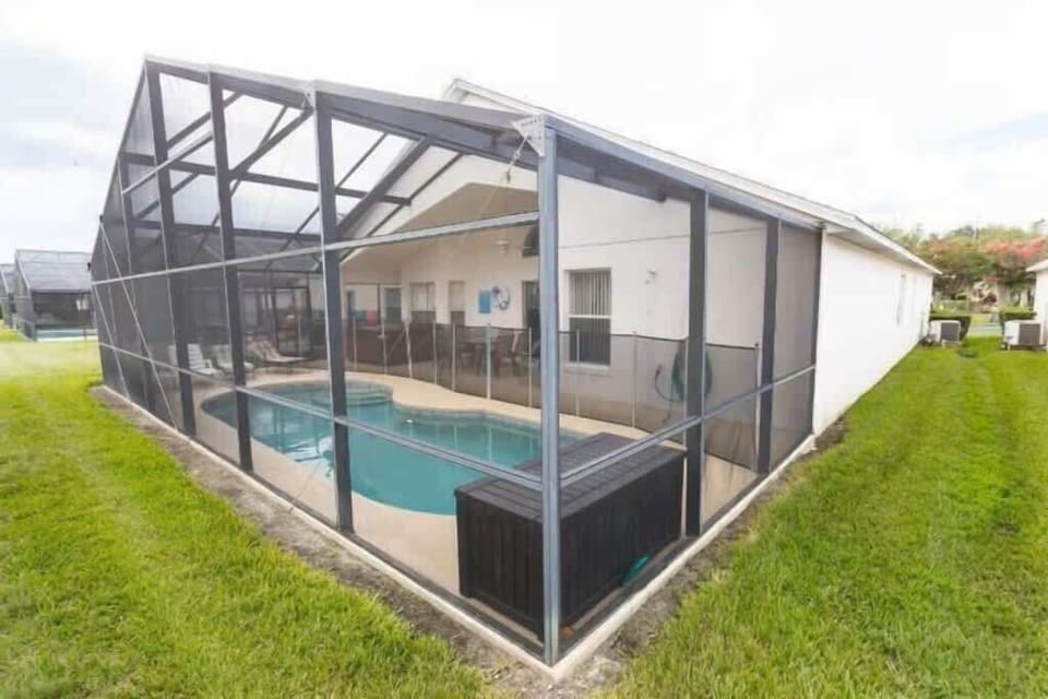 Cumbrian-Lakes-Kissimmee-Florida-Private-Pool-Home.jpg