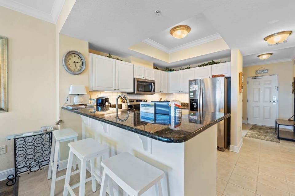 Crystal Tower 1003 Kitchen Counter Seats 3
