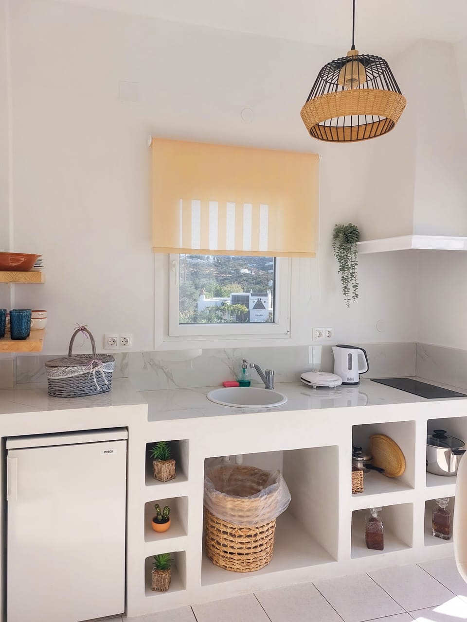 Standard Triple Room | Private kitchen | Fridge, coffee/tea maker, electric kettle, cookware/dishes/utensils