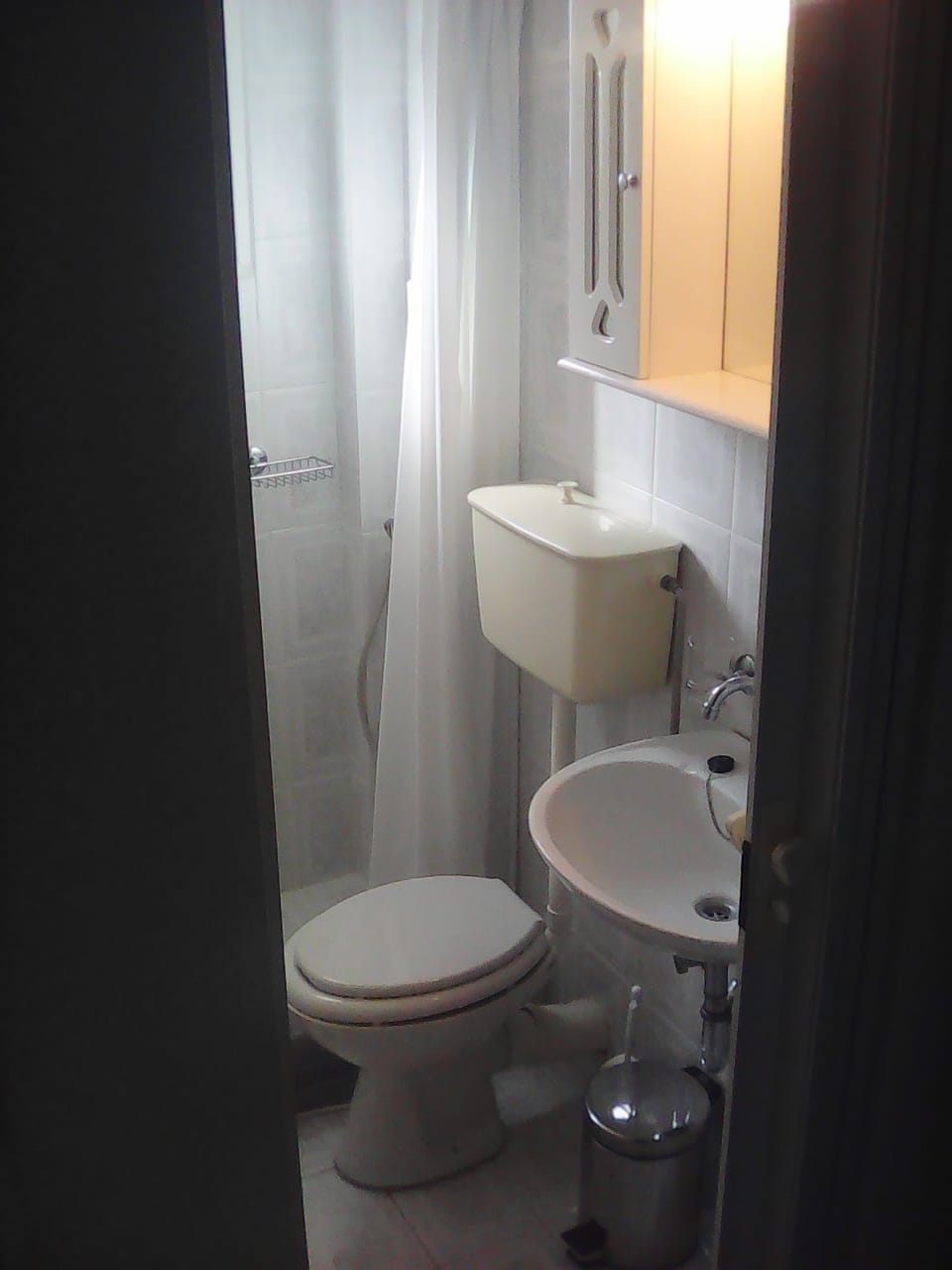 Shower, towels, soap, shampoo
