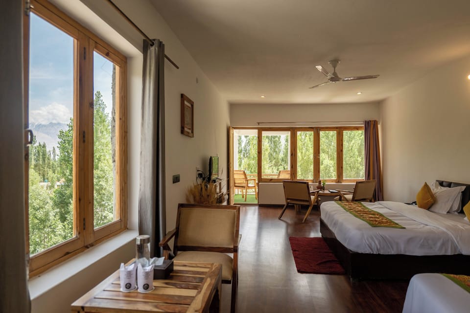 Family Room, Multiple Beds, Balcony, Mountain View | Premium bedding, down comforters, memory foam beds, desk