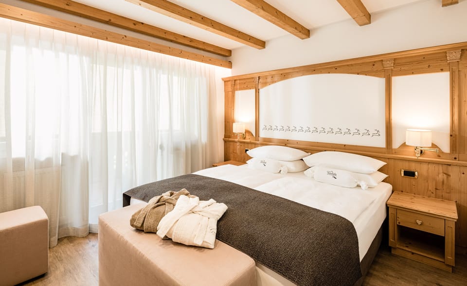 Royal Suite | Down comforters, memory foam beds, minibar, in-room safe