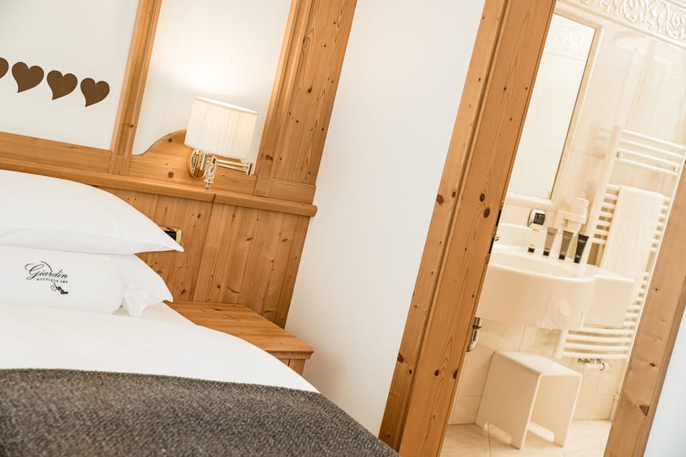 Panoramic Double Room, 1 Queen Bed, Mountain View | Down comforters, memory foam beds, minibar, in-room safe