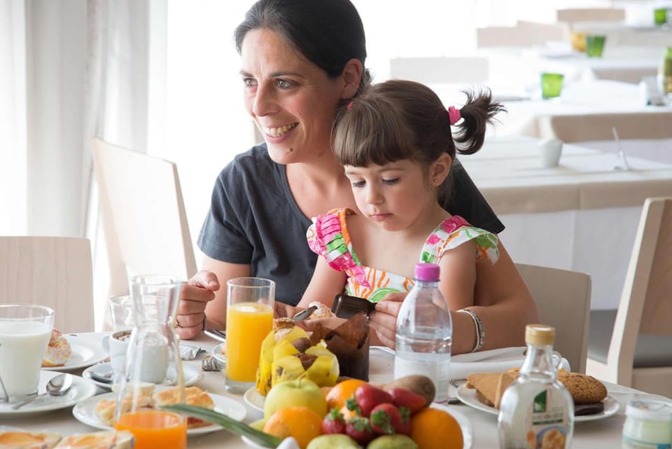 Free daily buffet breakfast