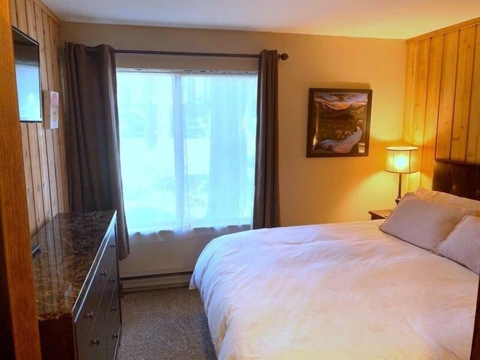 Bed, Furniture, Indoors, Lamp, Bedroom
