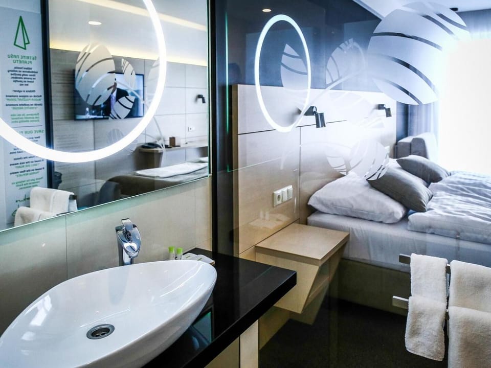 Shower, free toiletries, hair dryer, bathrobes