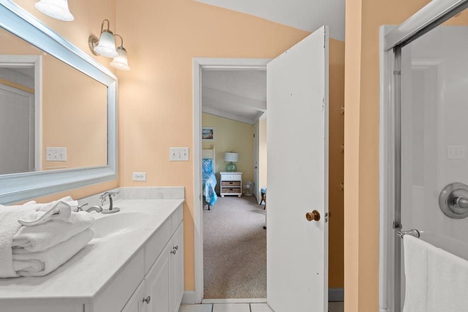 20-web-or-mls-22400-front-beach-rd-63