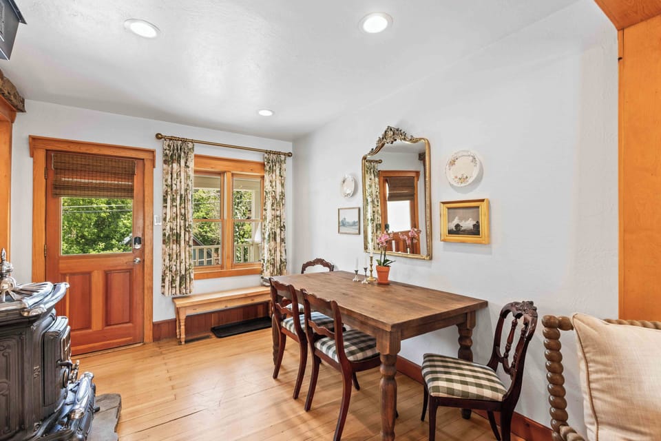 Dining Room - Summer