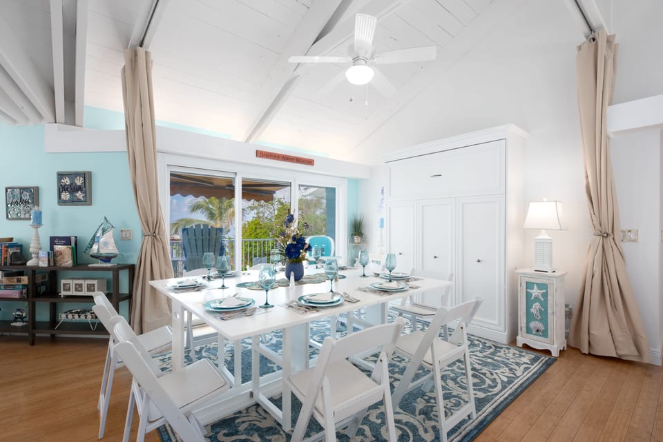 Dining room (seating flexible from 4 to 16; table has up to 4 components)