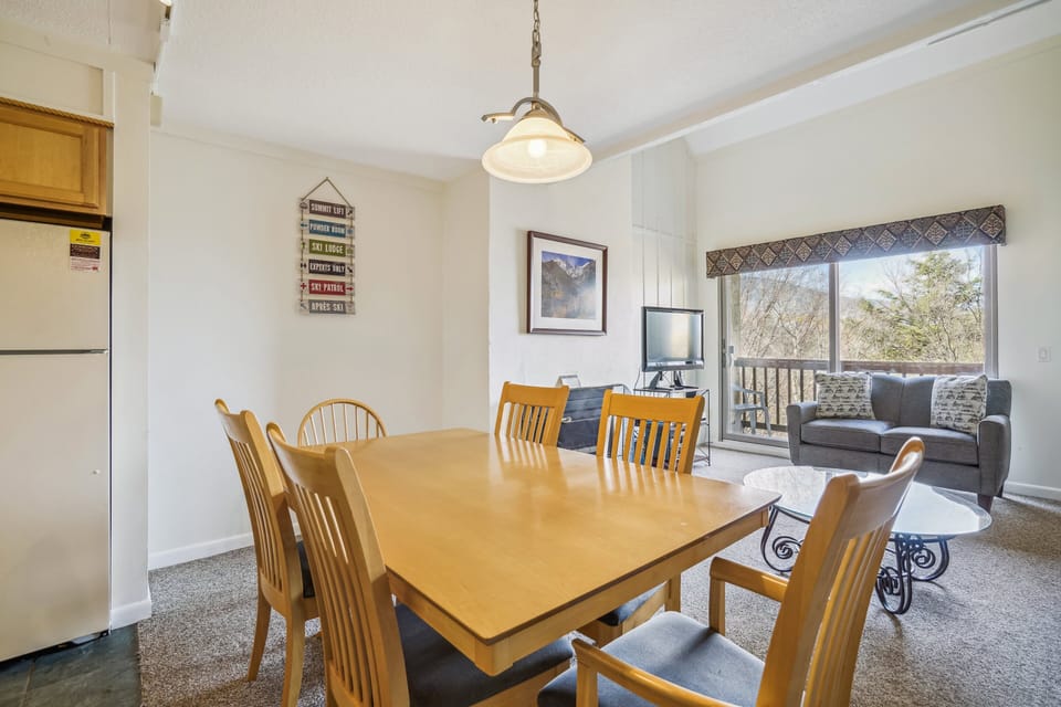 Open layout in this condo.