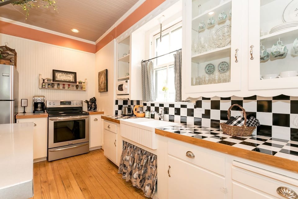 Terrific fully-equipped kitchen