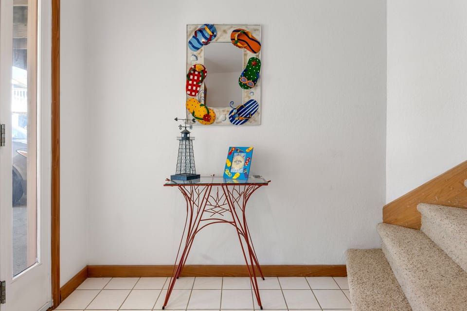 M859: Flip Flops | Bottom Level Foyer