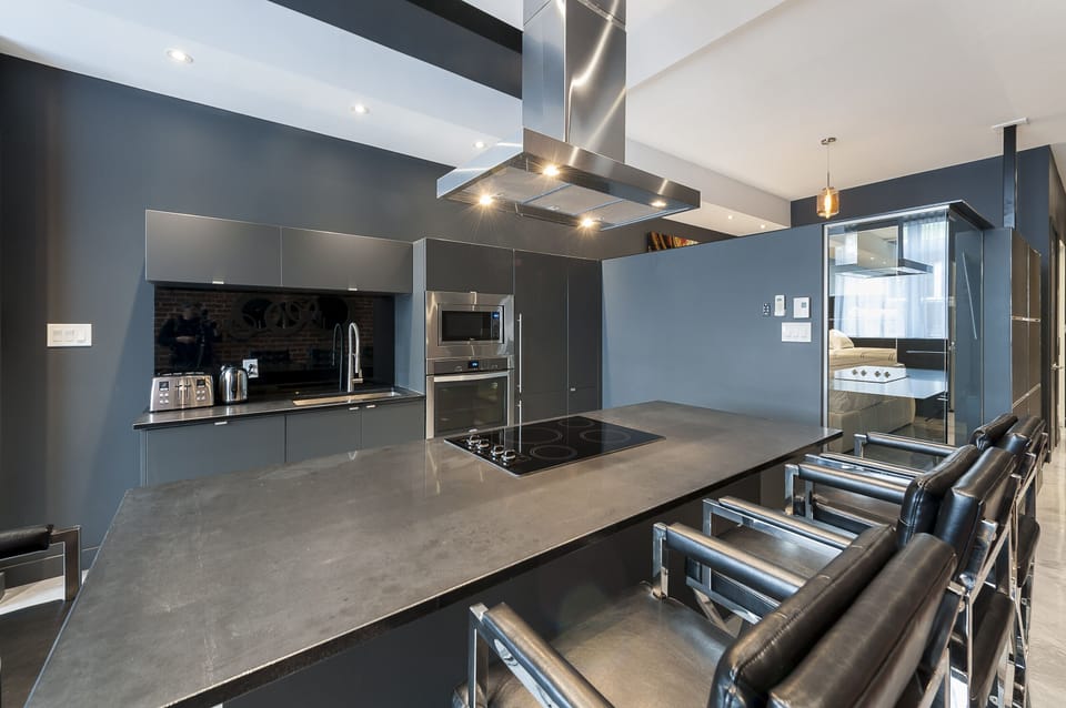 Fully equipped kitchen - cooking top, oven, microwave, toaster, double sink