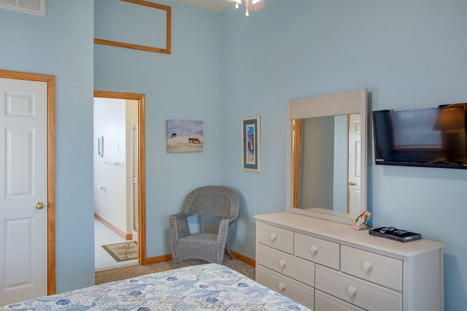 OSJ05: Flip Flop | Top Level Bedroom 5