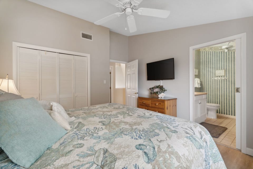 22-web-or-mls-22400FrontBeachRd42_19