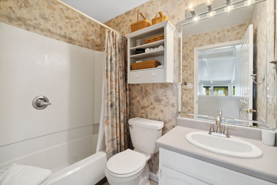 18-web-or-mls-22400FrontBeachRd42_15