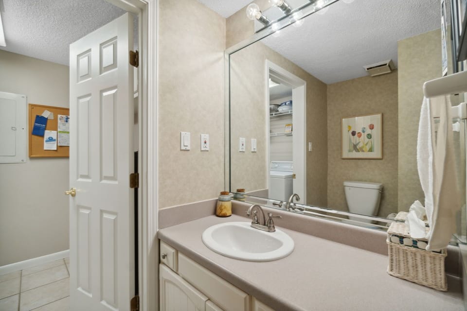 14-web-or-mls-22400FrontBeachRd42_11