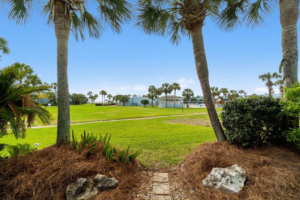 26-web-or-mls-22400FrontBeachRd42_23
