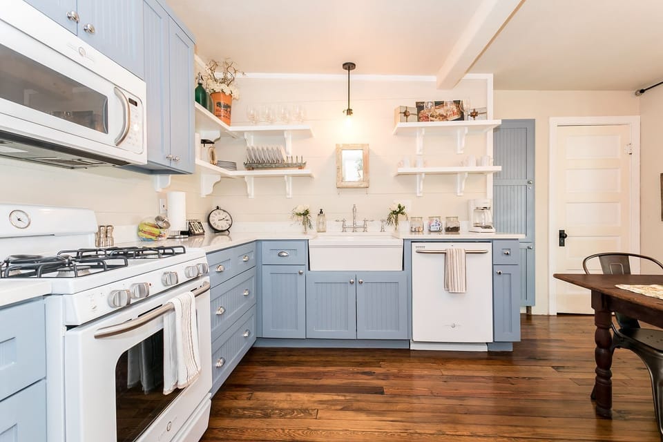 Full kitchen