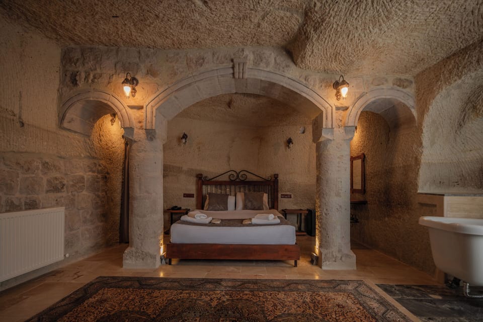 Suite | In-room safe, iron/ironing board, free WiFi, bed sheets