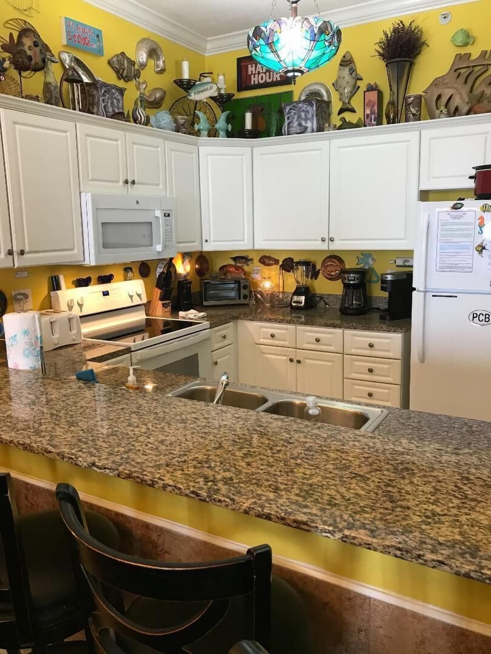 Kitchen-counter-top appliances. Mr. Coffee maker AND Keurig coffee POD maker!