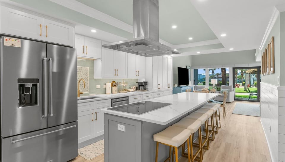 8-custom-22400FrontBeachRd53-18