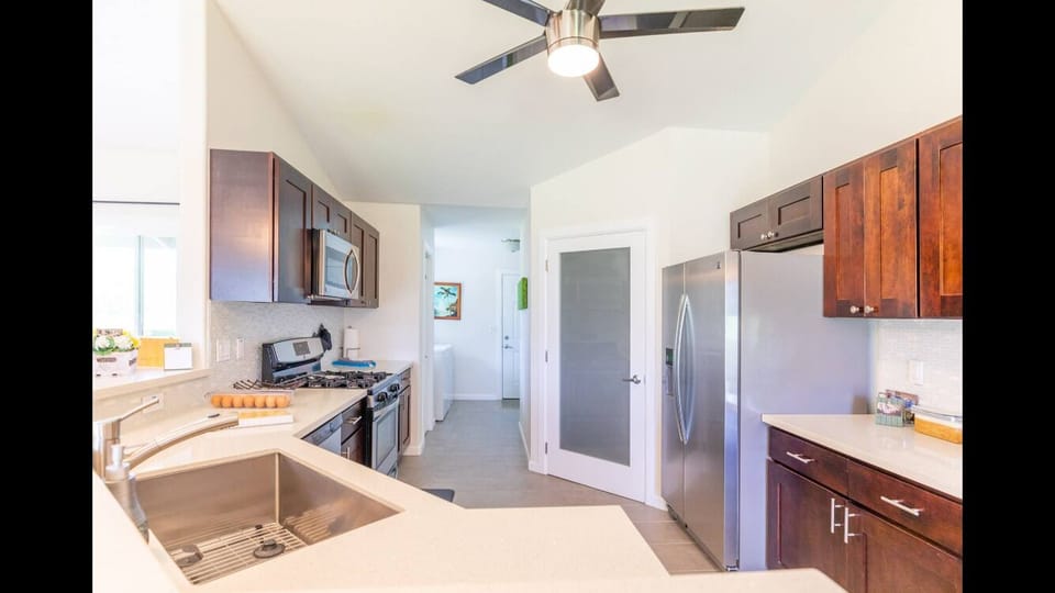 Spacious Kitchen Area. Walk in Pantry
