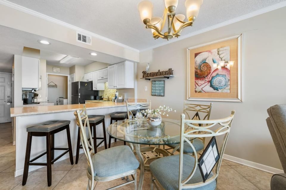 Boardwalk 183 Dining Table Seats 4