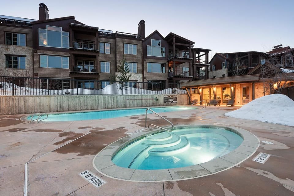  Shared Hot Tub and Pool
