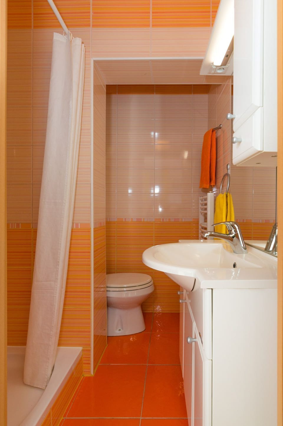 Ela Apartments - 2 - Bathroom