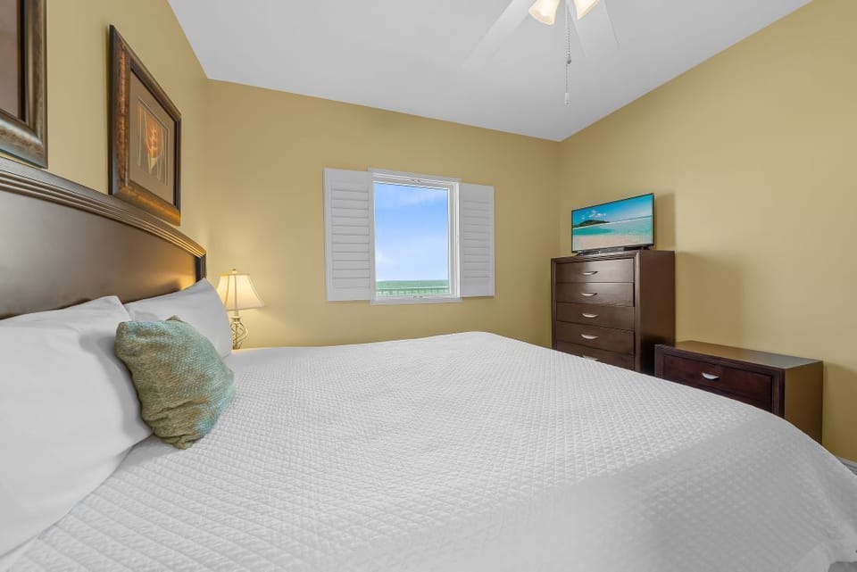 21 San Carlos 1406 Bedroom 3