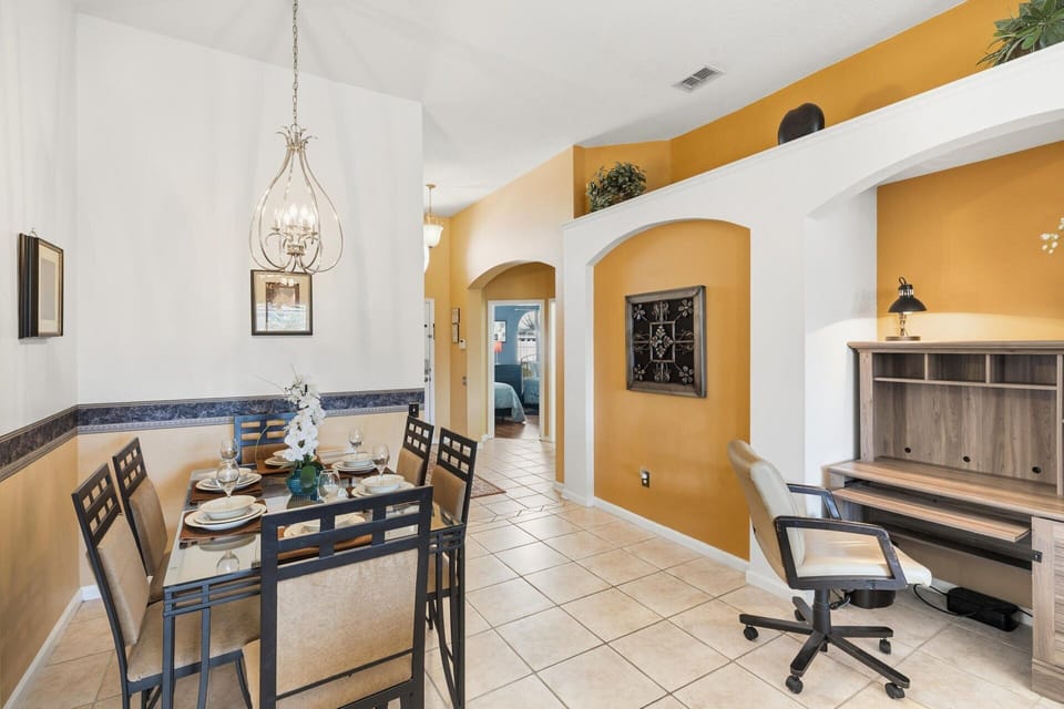 Dining / Desk