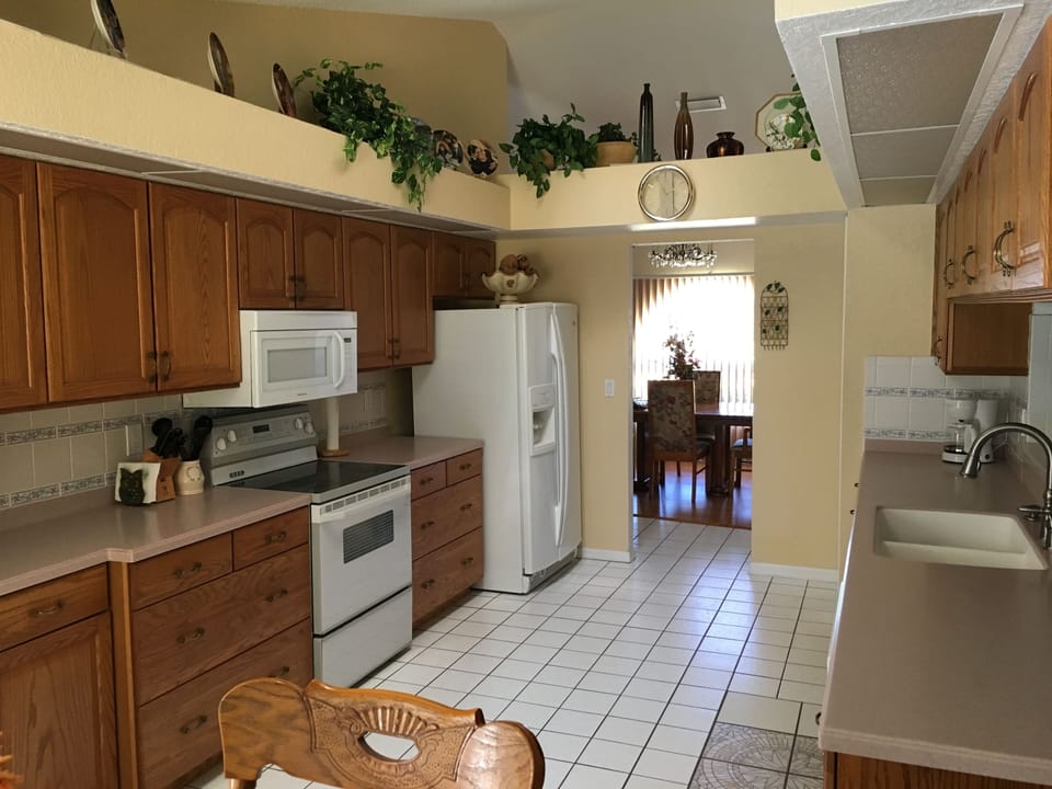 Kitchen Photo #1