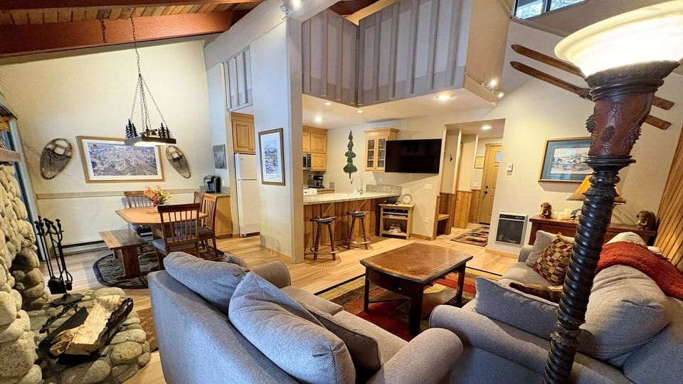 Living room pic2