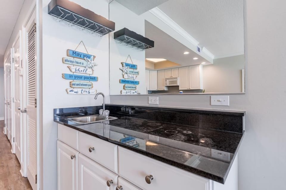 7.1 SAN808 WET BAR