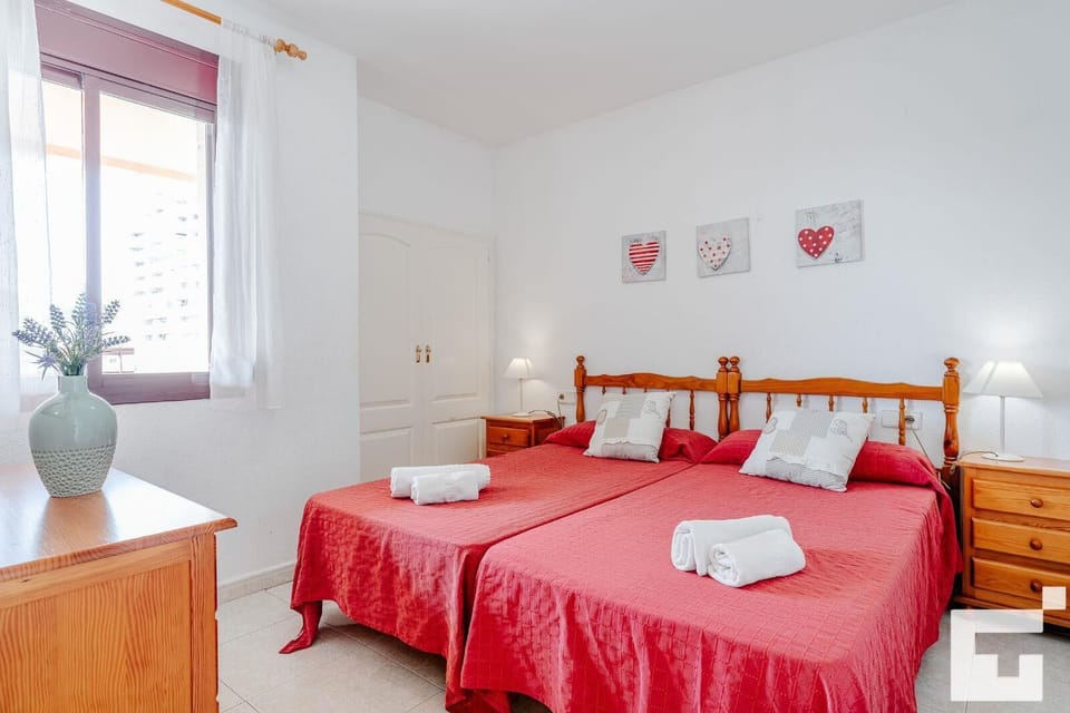 Bedroom with two single beds