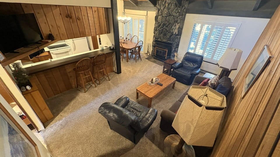 Living room Pic 3