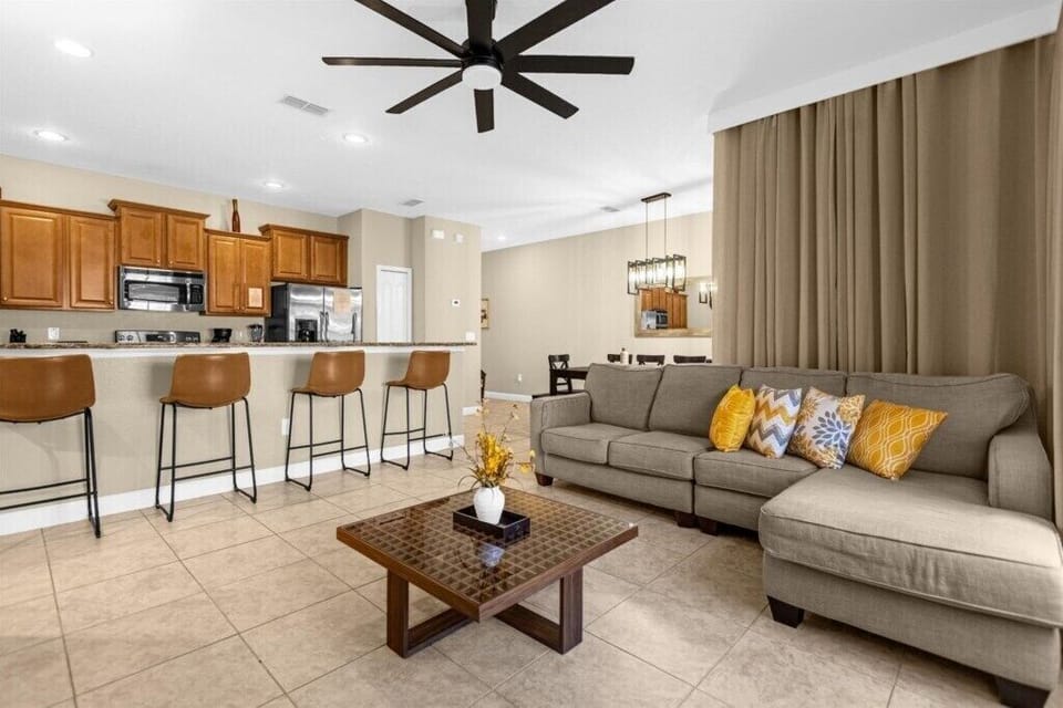 8925BismarckPalmRoad(2)