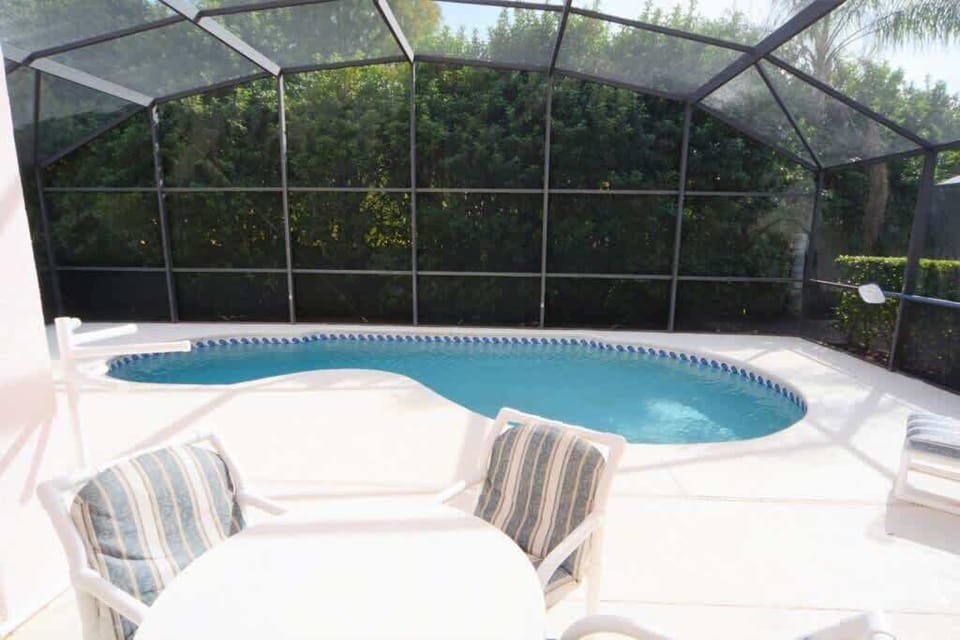 Lake Berkley Dr Pool.jpg
