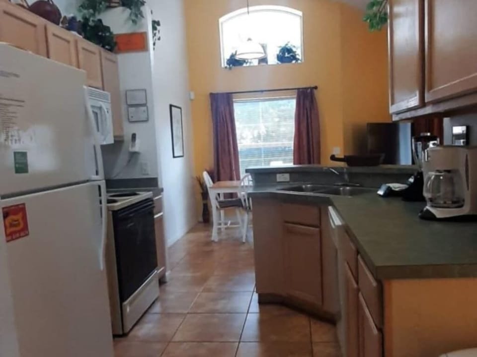 Lake Berkley Dr Kitchen.jpg