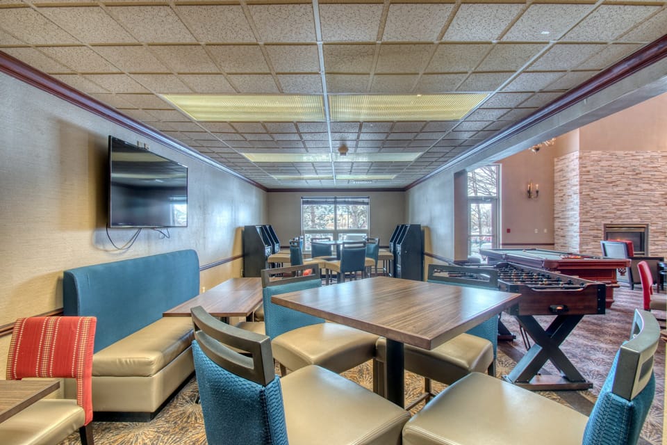 Comfort Suites Madison West - Middleton Hotel in Middleton