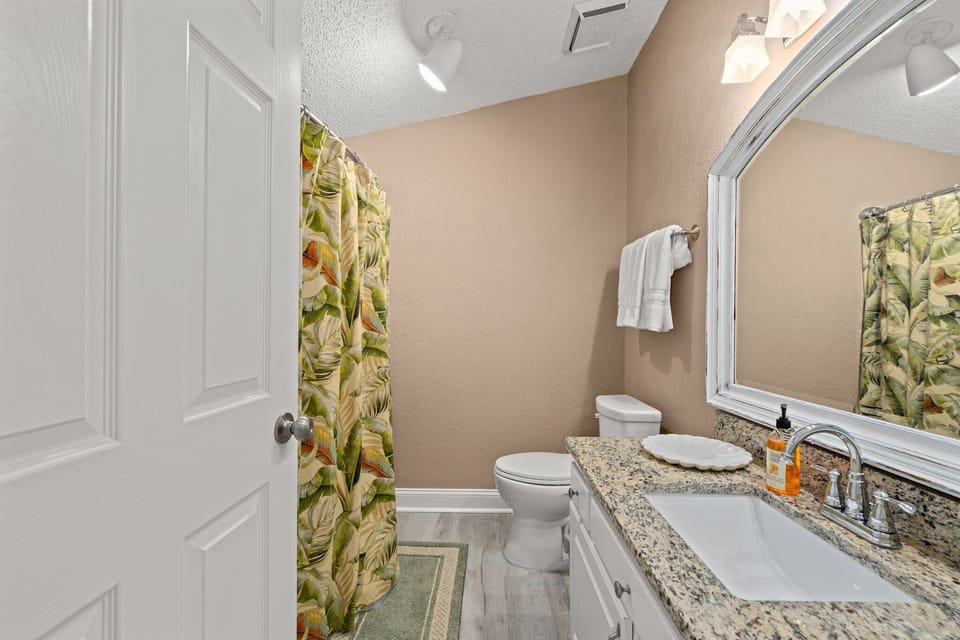 26-web-or-mls-22400-front-beach-rd-36